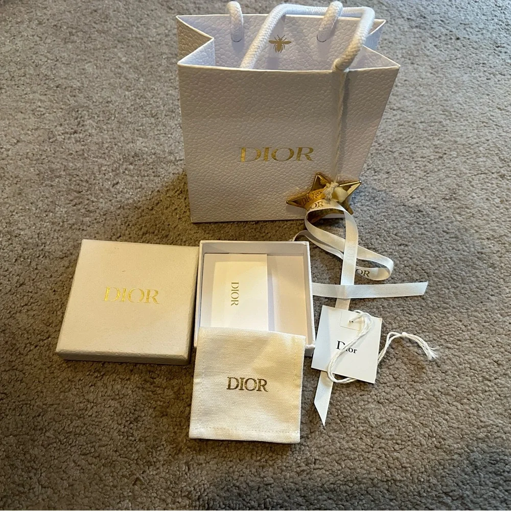 Dior - Picture 2 of 7